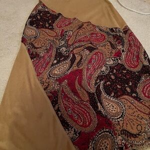 Vintage lined garage  skirt size 5. tan with design. made in canada‎